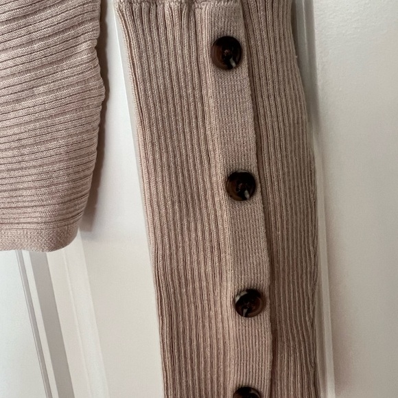 Long-Batwing-Sleeve Classic Sweater With Boat Neckline - Picture 7 of 7